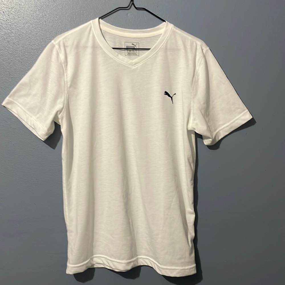 Size small mens puma dry cell v neck shirt